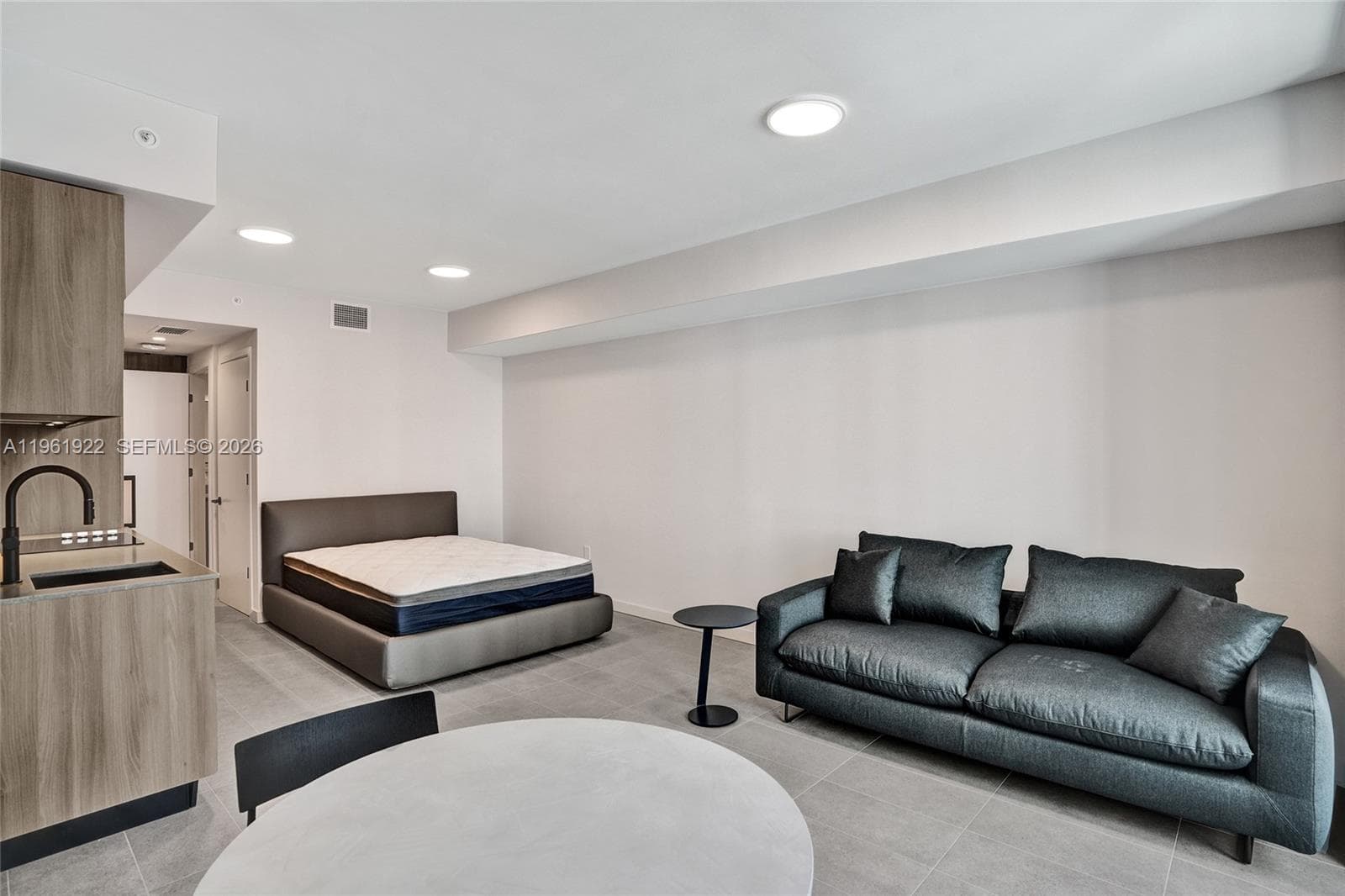 121 NE 5th Street # 807, Miami FL 33132 — 16
