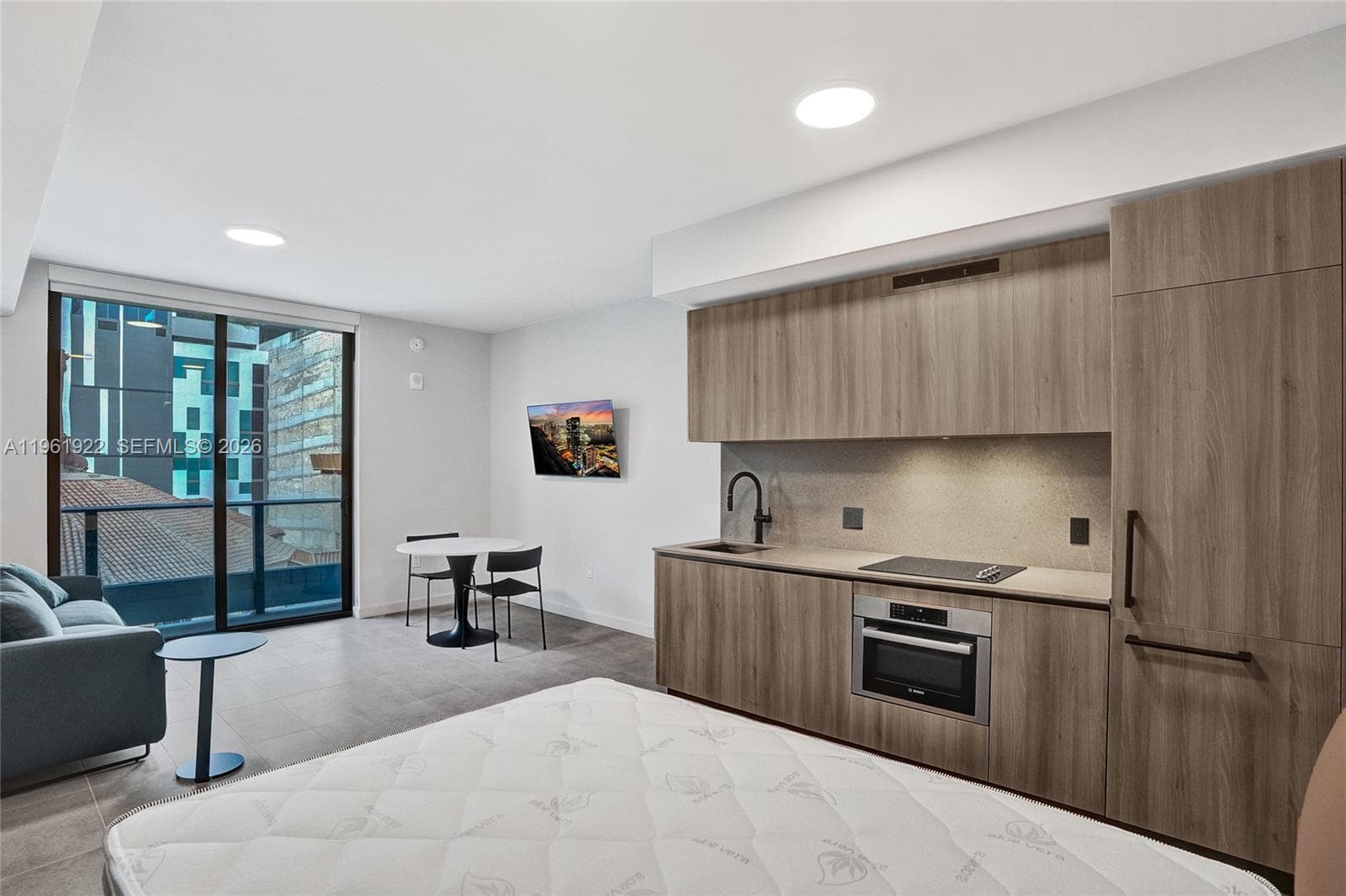121 NE 5th Street # 807, Miami FL 33132 — 1