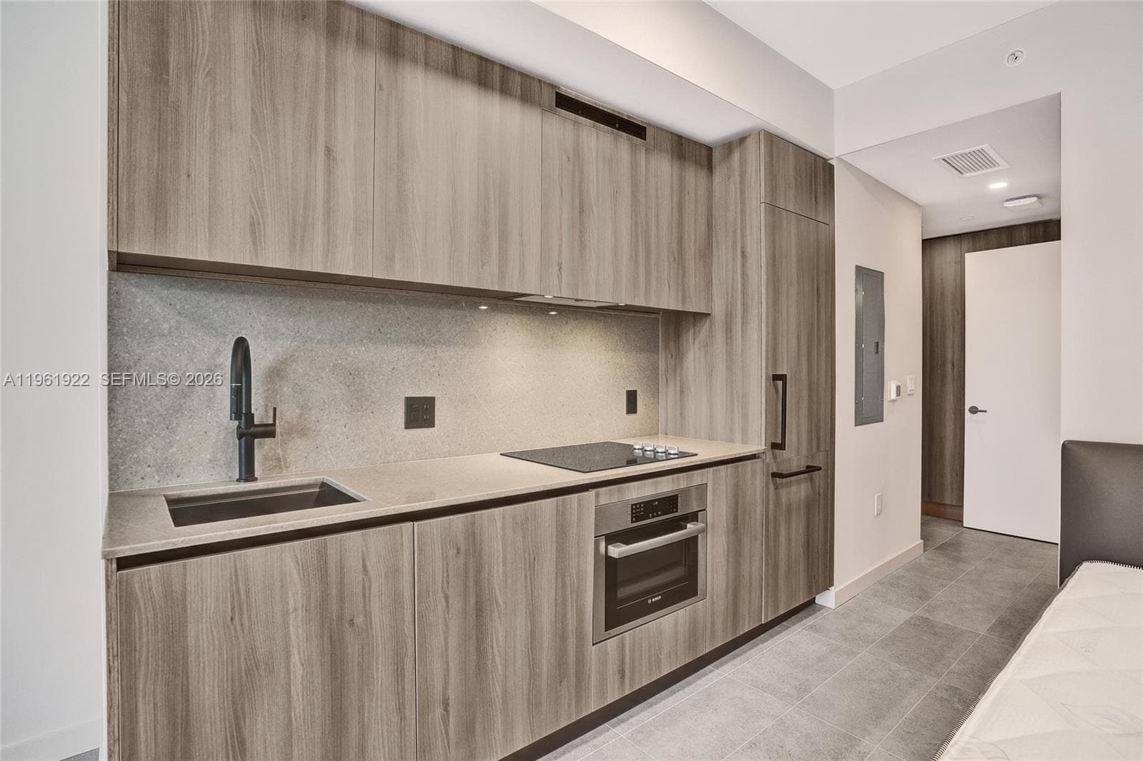 121 NE 5th Street # 807, Miami FL 33132 — 24
