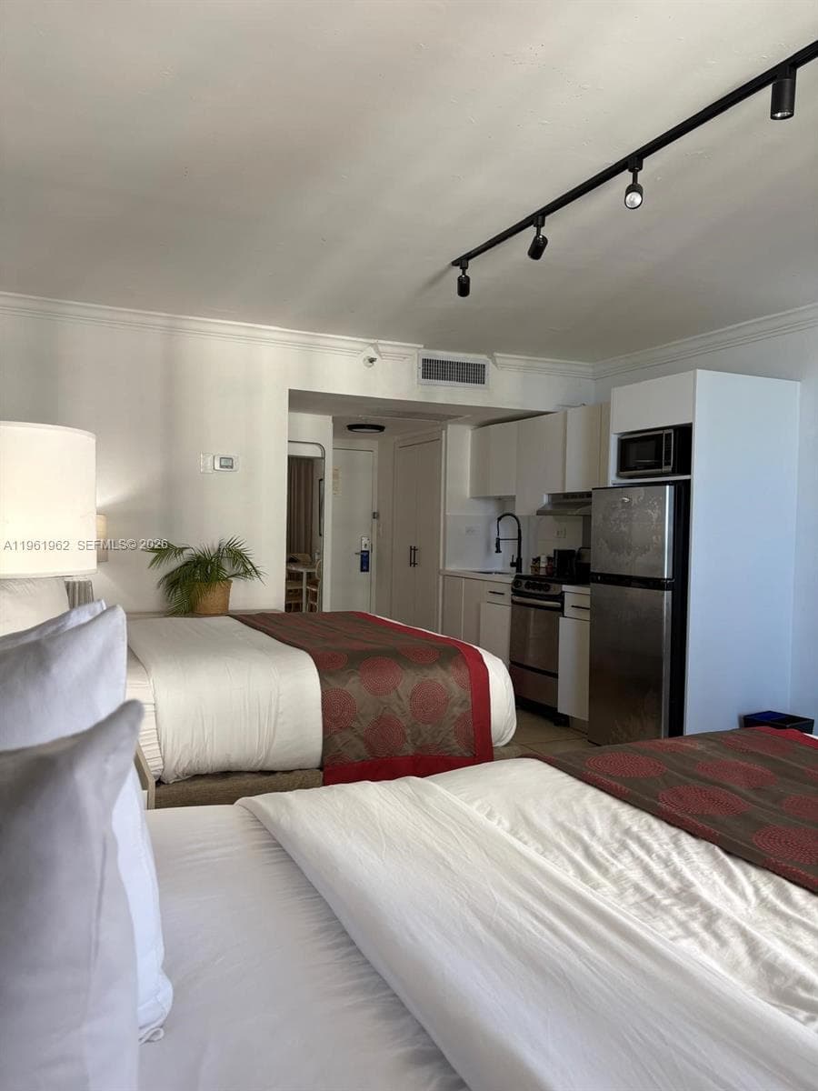 19201 Collins Ave # 820, Sunny Isles Beach FL 33160 — 6