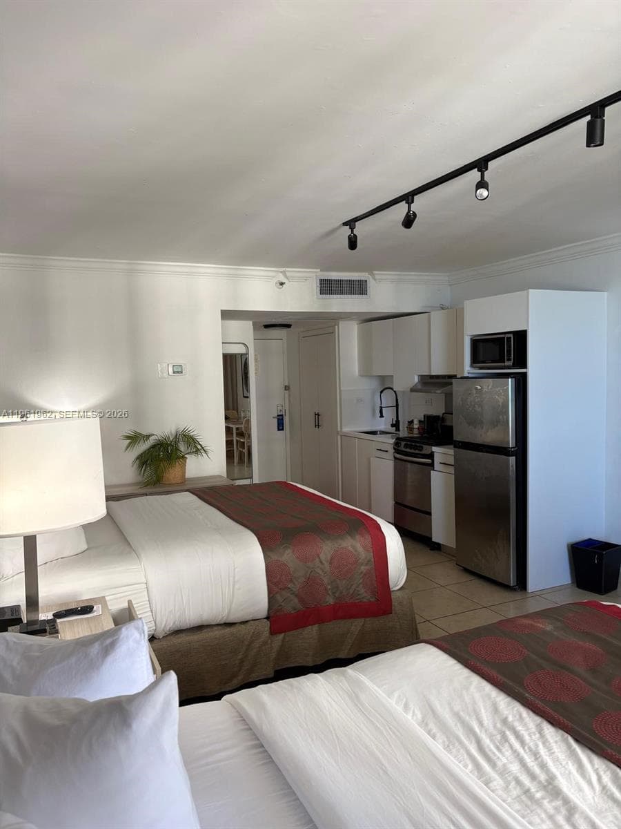 19201 Collins Ave # 820, Sunny Isles Beach FL 33160 — 1