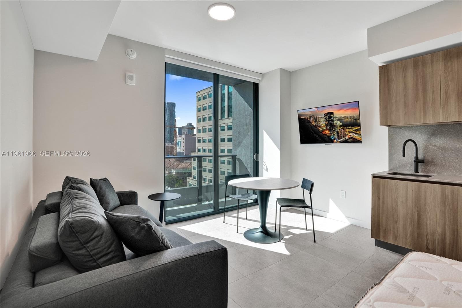 121 NE 5th Street # 1001B, Miami FL 33132 — 14