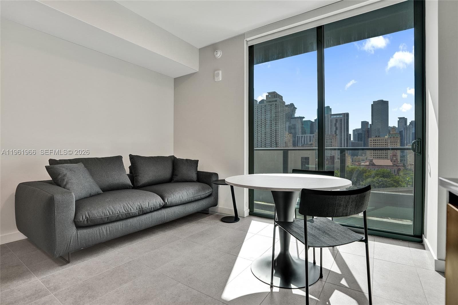 121 NE 5th Street # 1001B, Miami FL 33132 — 25