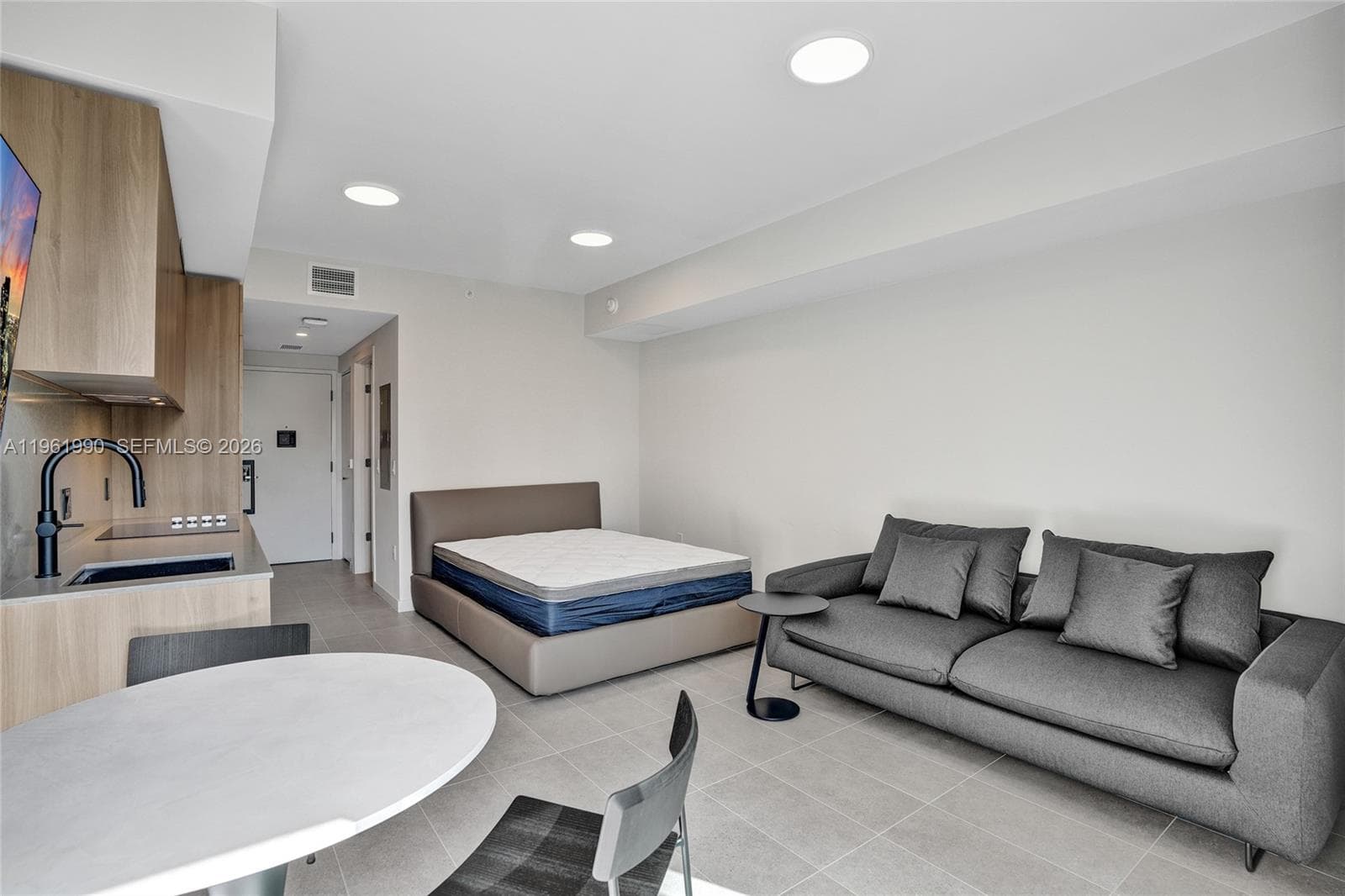 121 NE 5th Street # 401B, Miami FL 33132 — 24