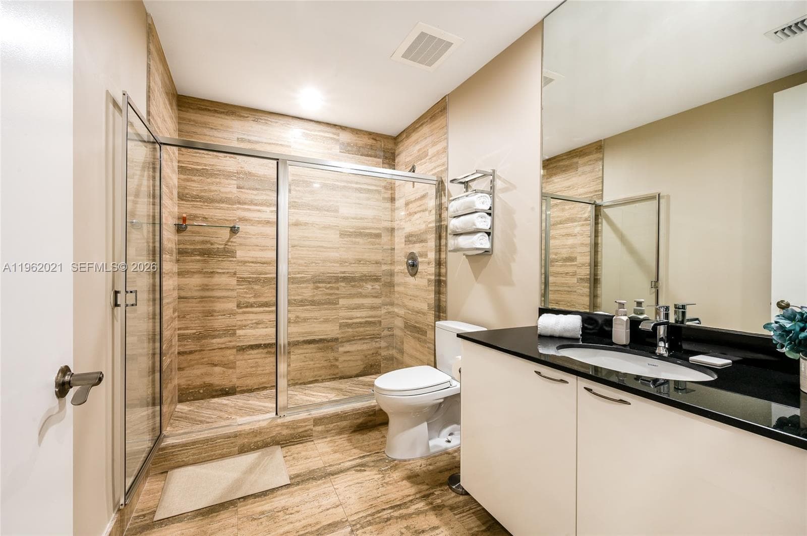 15901 Collins Ave # 2303, Sunny Isles Beach FL 33160 — 23