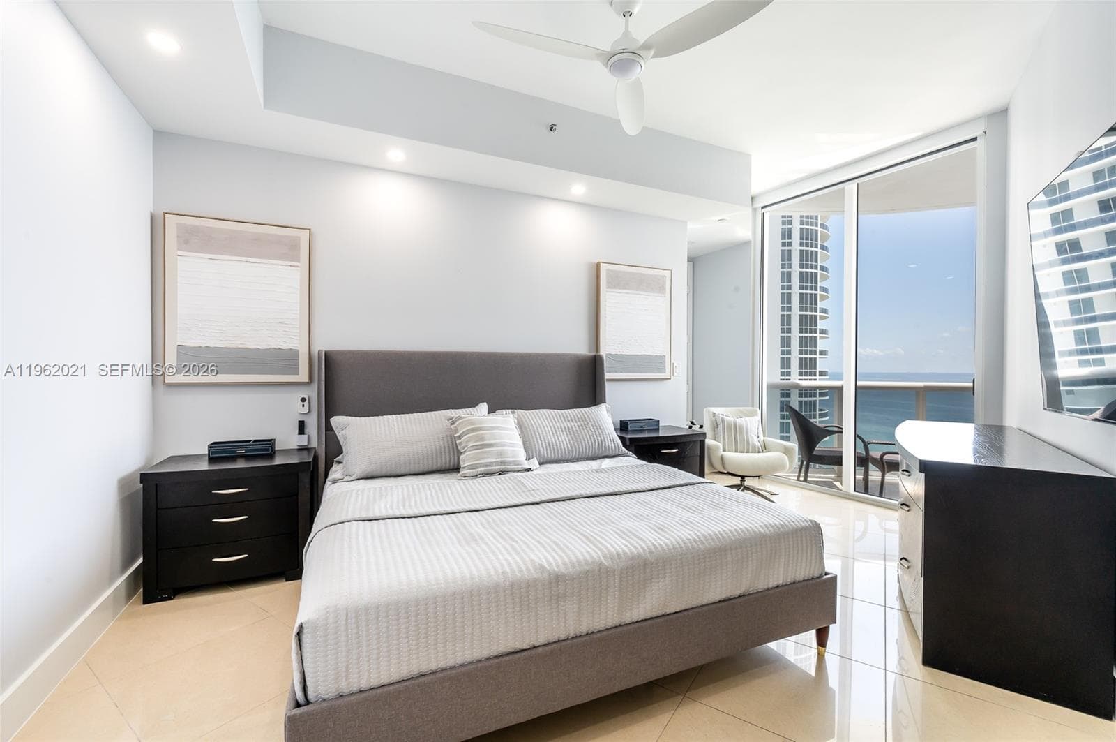 15901 Collins Ave # 2303, Sunny Isles Beach FL 33160 — 17