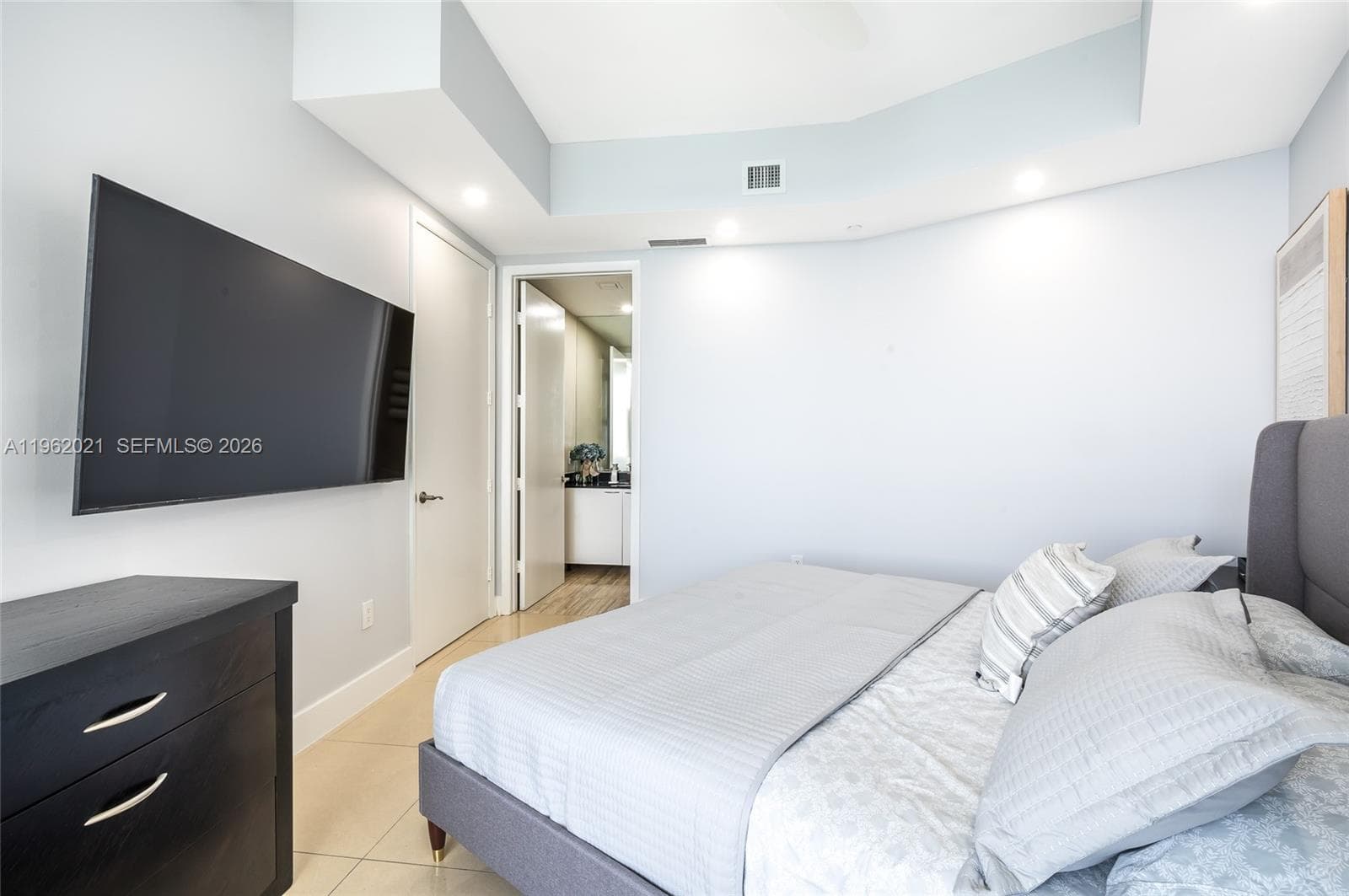 15901 Collins Ave # 2303, Sunny Isles Beach FL 33160 — 19