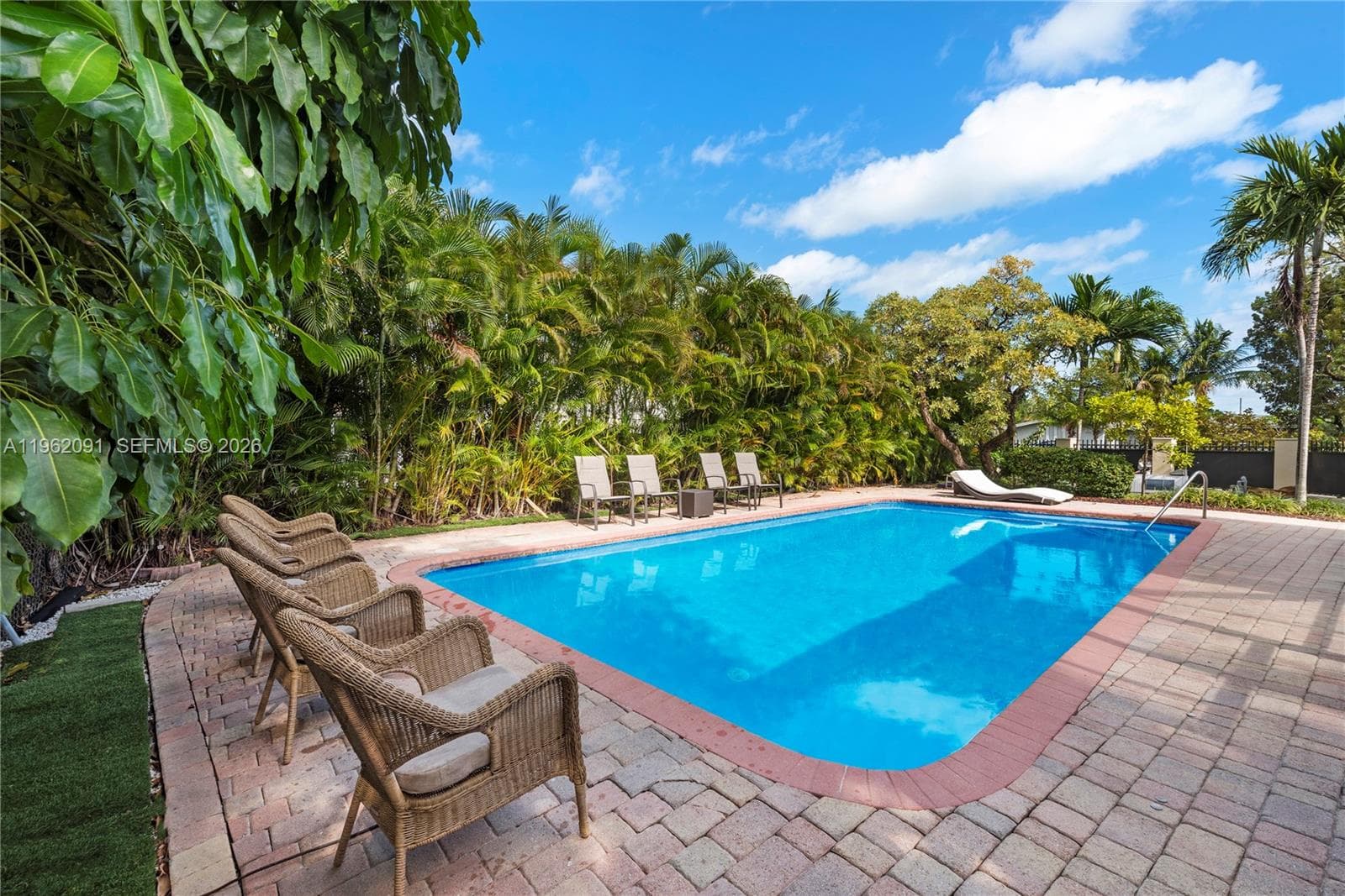 19860 NE 24th Ct, Miami FL 33180 — 9