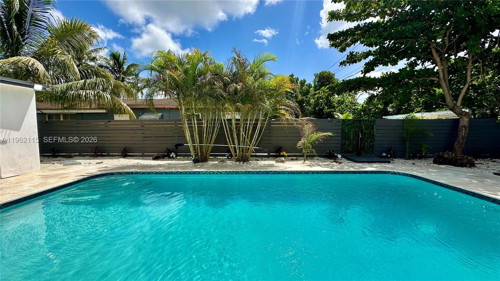 40 NW 125th St, North Miami FL 33168 — 32
