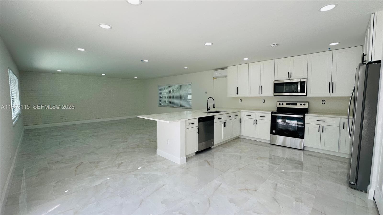40 NW 125th St, North Miami FL 33168 — 19