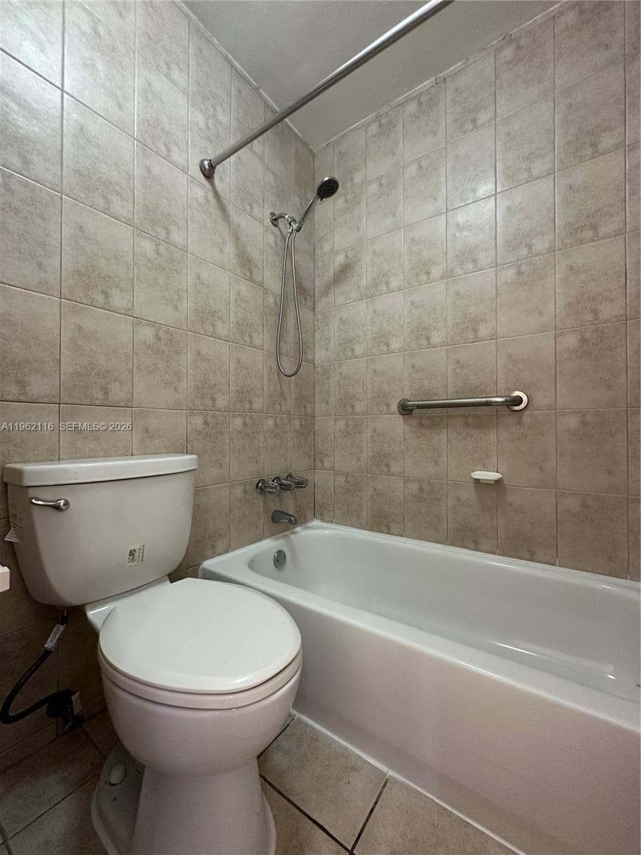 1008 NW 45th Ave # 9, Miami FL 33126 — 12