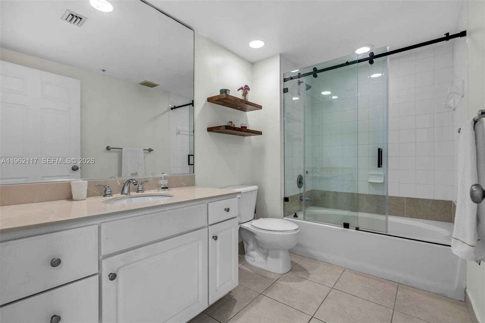 2000 N Bayshore Dr # 909, Miami FL 33137 — 24