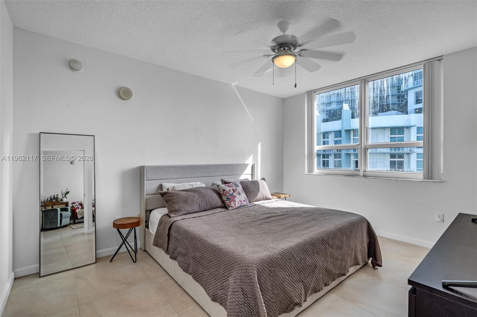 2000 N Bayshore Dr # 909, Miami FL 33137 — 18