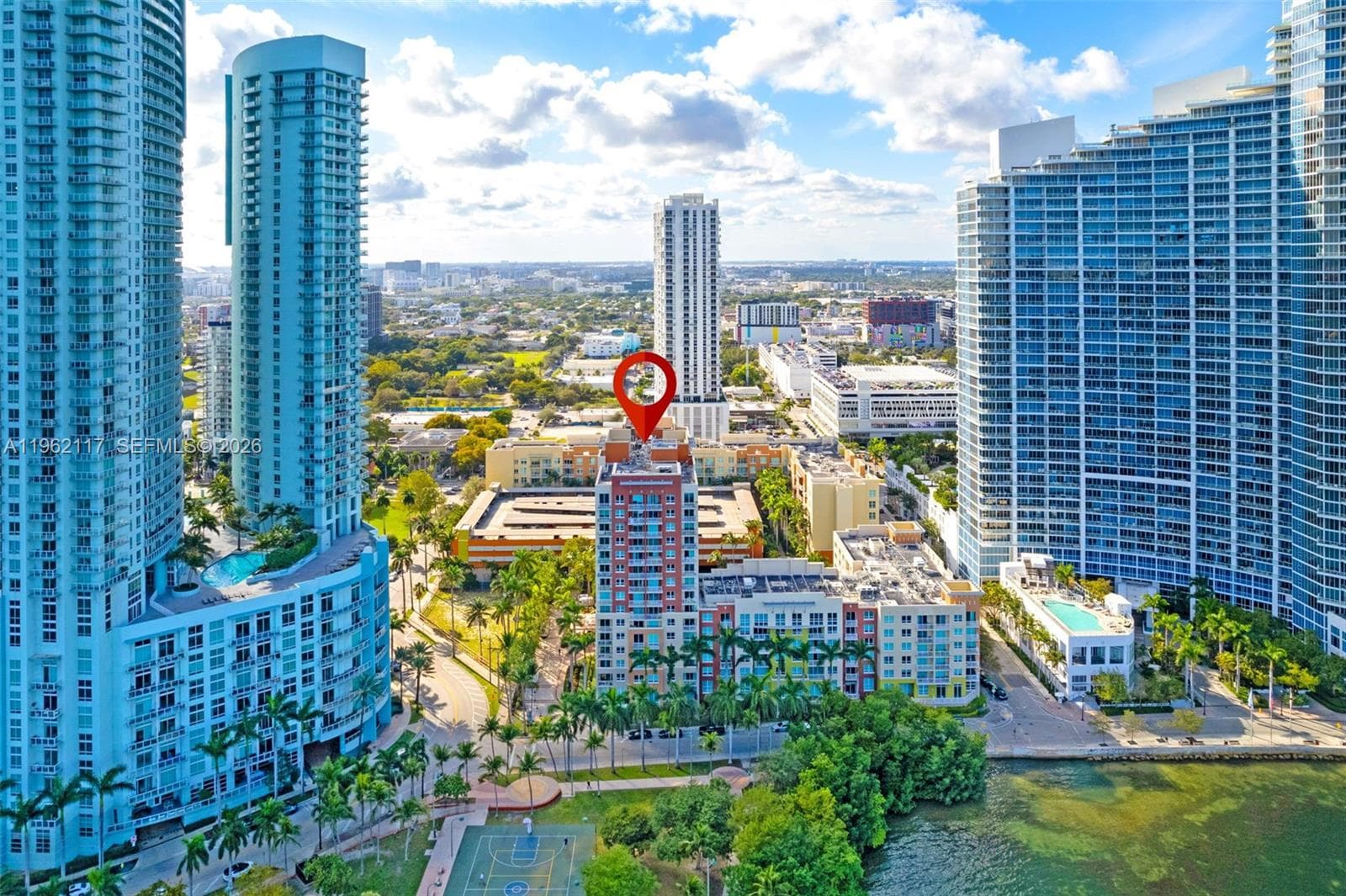 2000 N Bayshore Dr # 909, Miami FL 33137 — 35