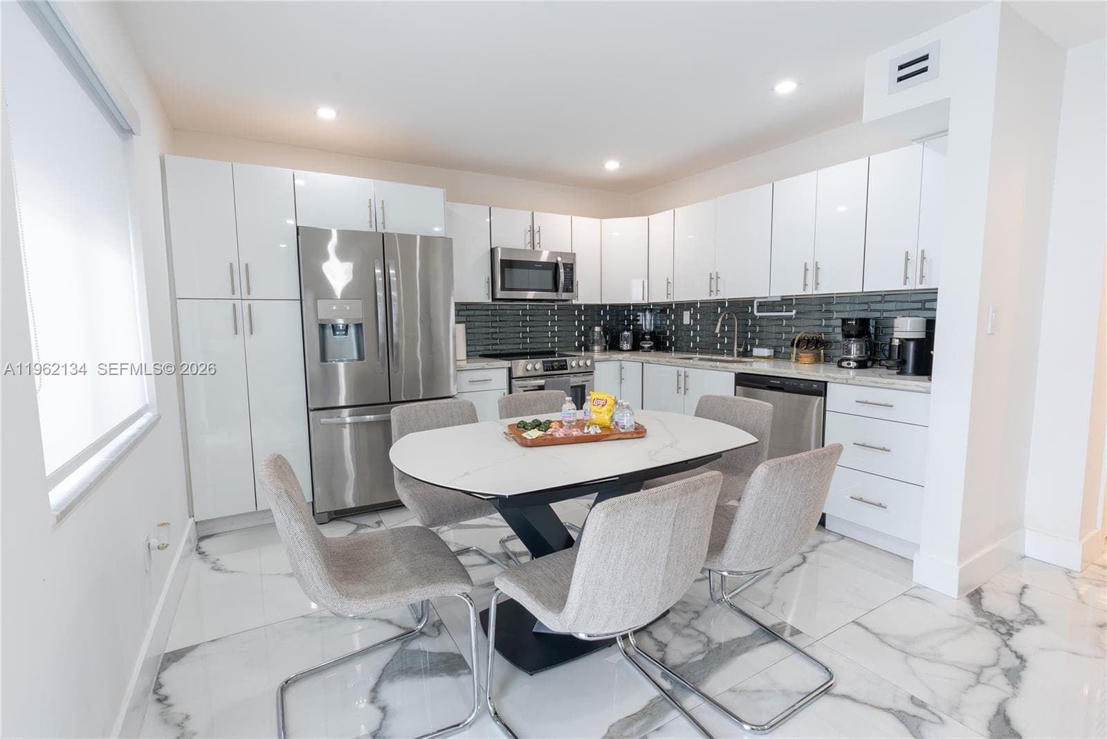 2840-2842 NW 13th St, Miami FL 33125 — 17