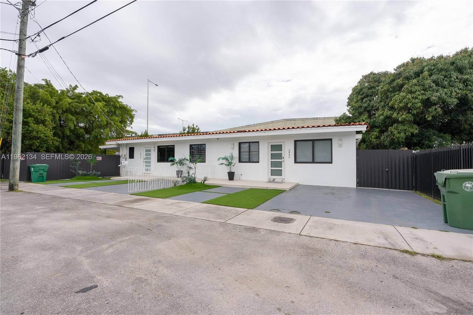 2840-2842 NW 13th St, Miami FL 33125 — 1