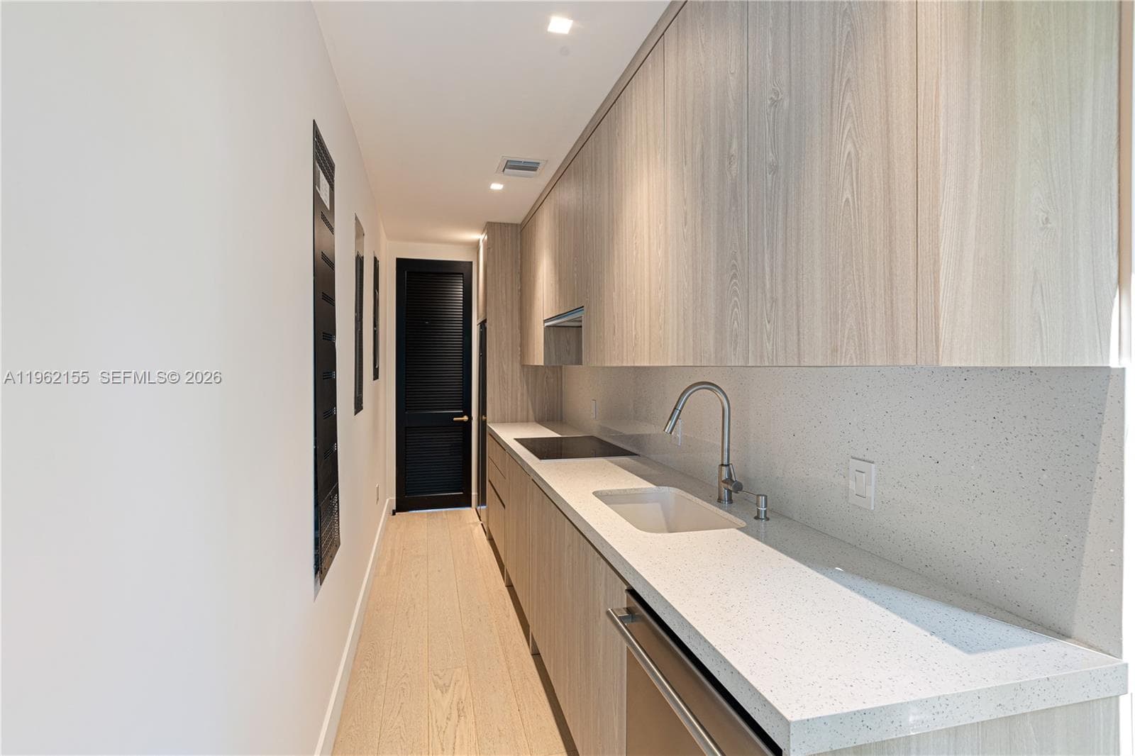 2499 N Meridian Ave, Miami Beach FL 33140 — 23