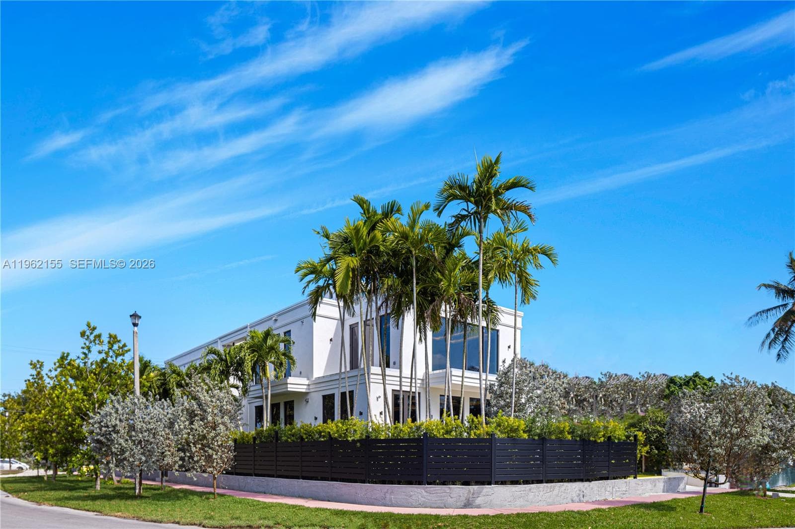 2499 N Meridian Ave, Miami Beach FL 33140 — 55