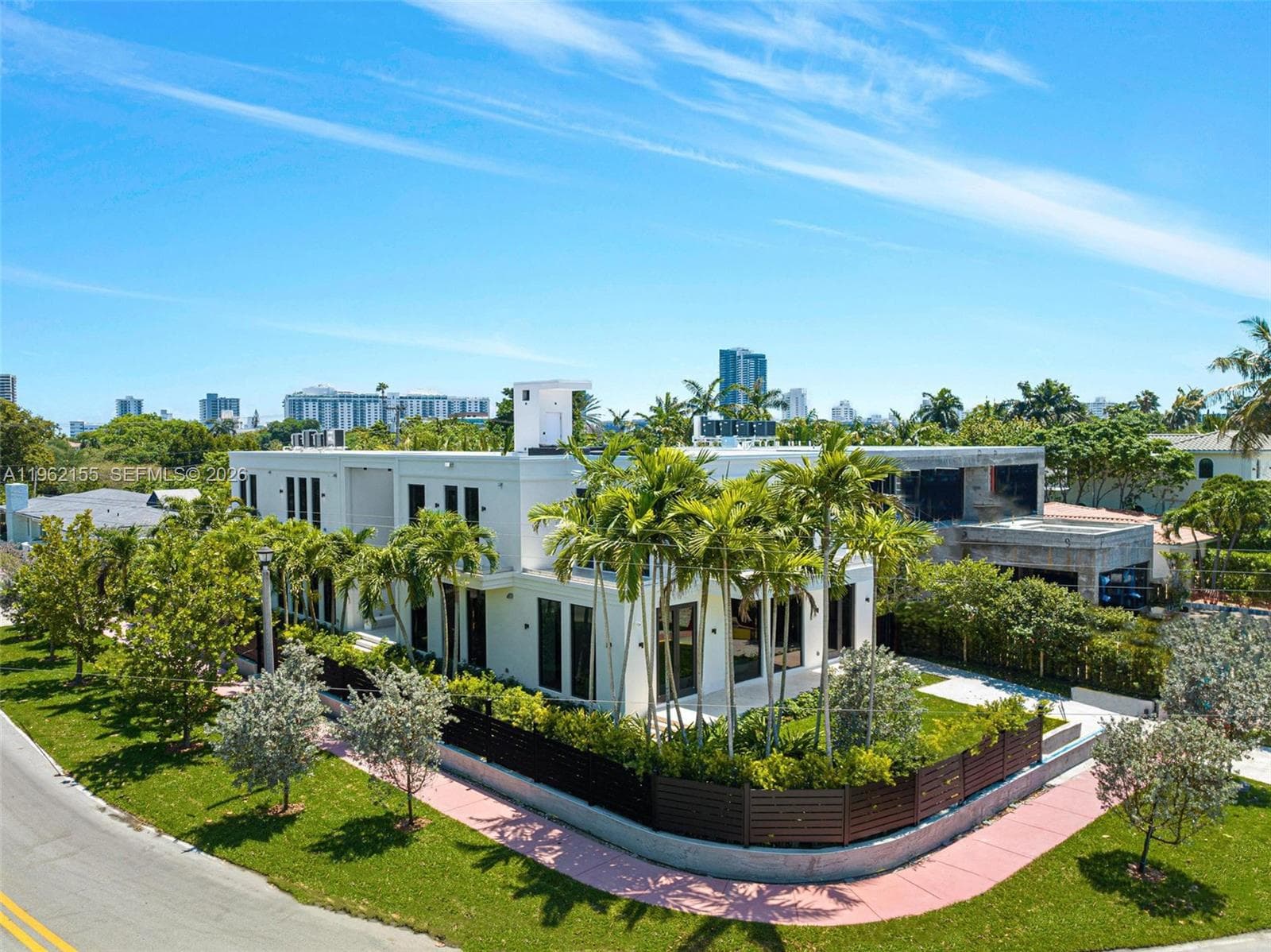 2499 N Meridian Ave, Miami Beach FL 33140 — 60
