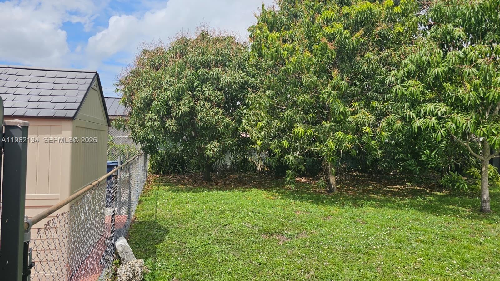 8891 SW 28th St, Miami FL 33165 — 22