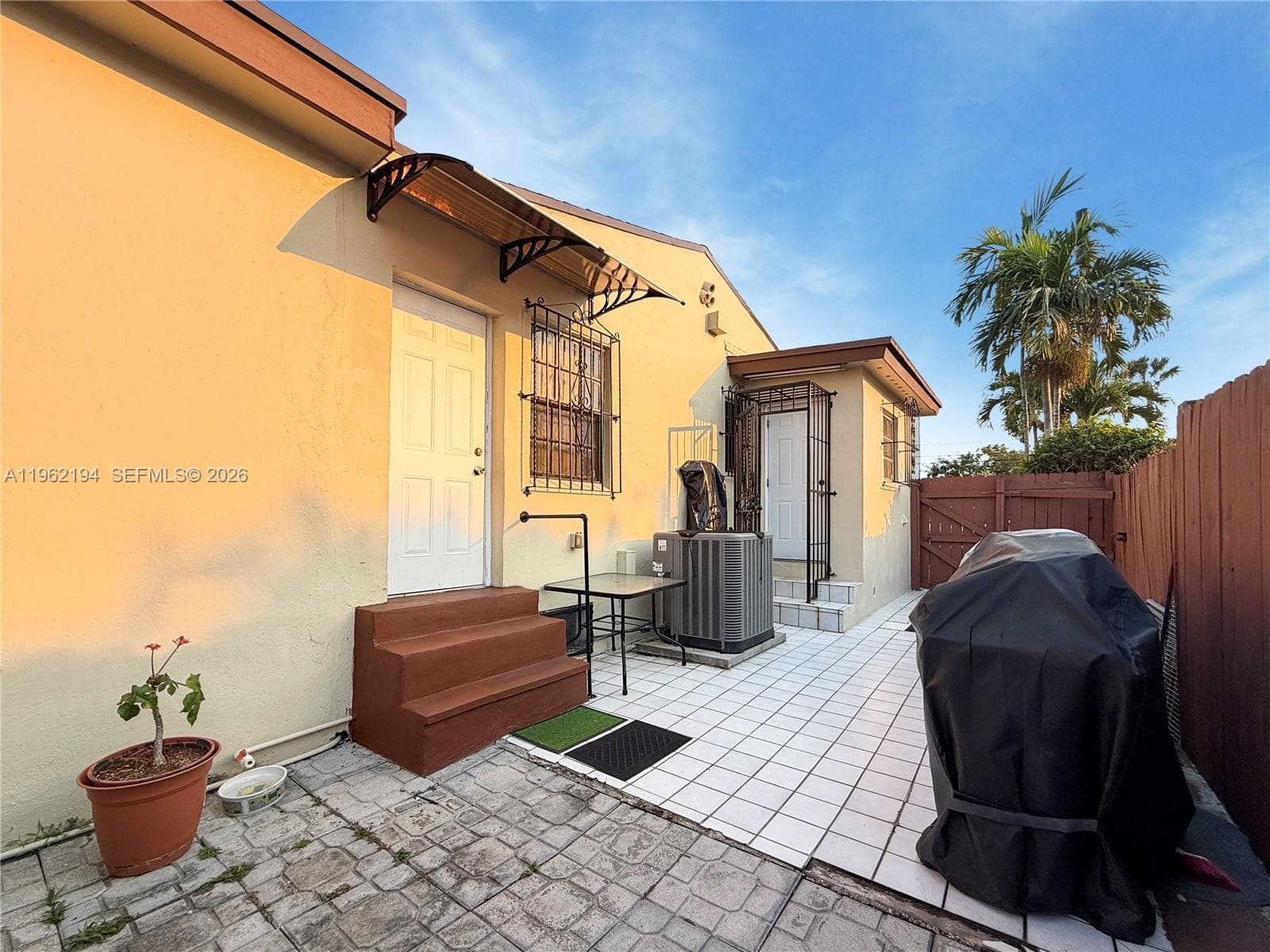 8891 SW 28th St, Miami FL 33165 — 14