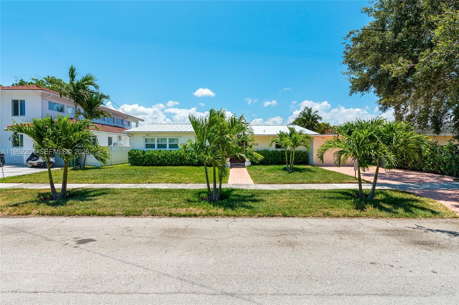 21320 NE 25th Court, Miami FL 33180 — 35