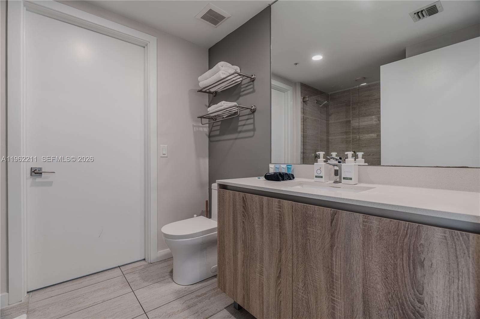 3900 Biscayne Blvd # 904, Miami FL 33137 — 27