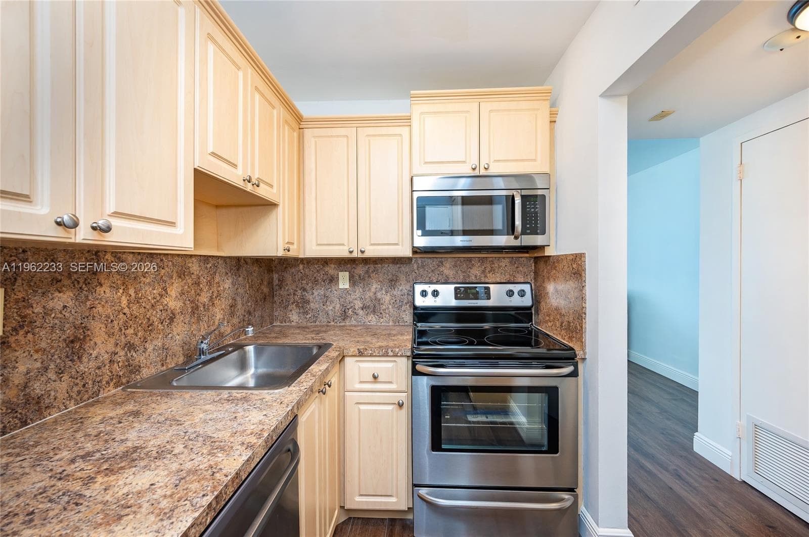 2899 Collins Ave # 1505, Miami Beach FL 33140 — 10