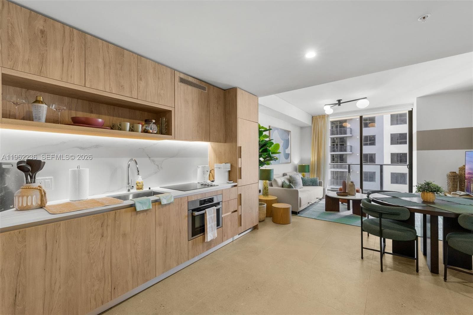 11 NE 6th St # 1611, Miami FL 33132 — 5