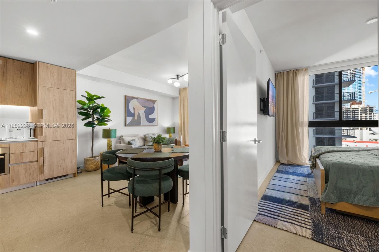 11 NE 6th St # 1611, Miami FL 33132 — 9