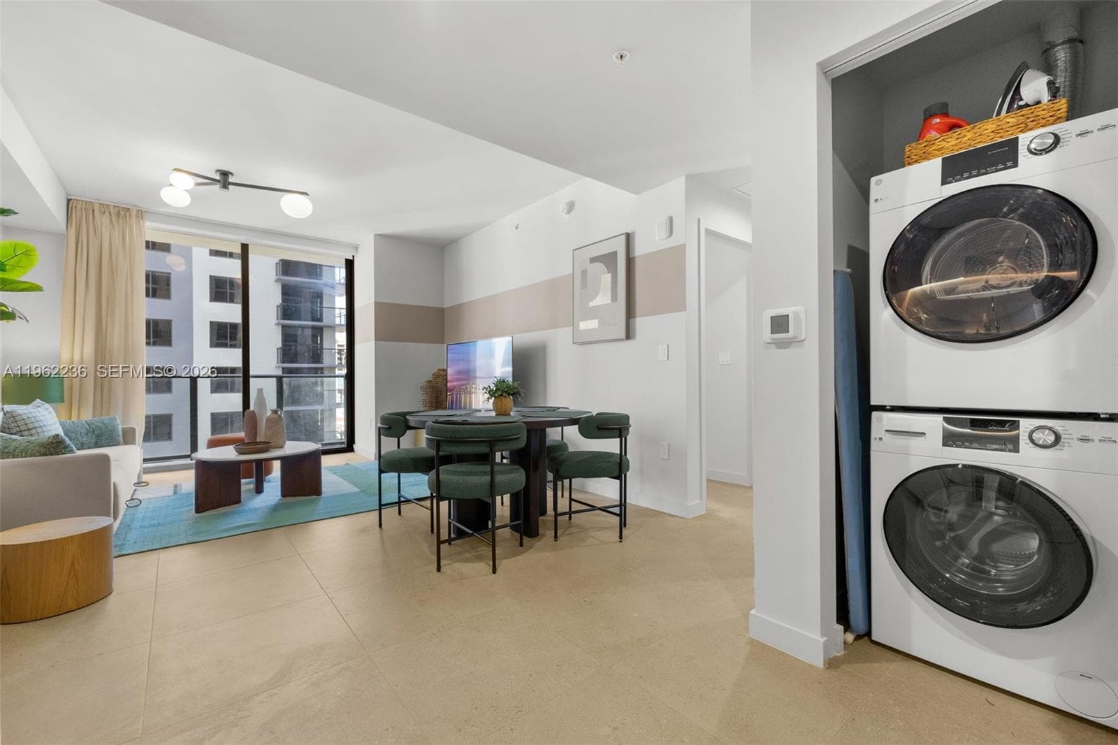 11 NE 6th St # 1611, Miami FL 33132 — 10