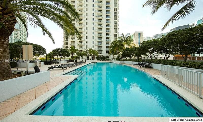 1050 Brickell Ave # 1014, Miami FL 33131 — 28