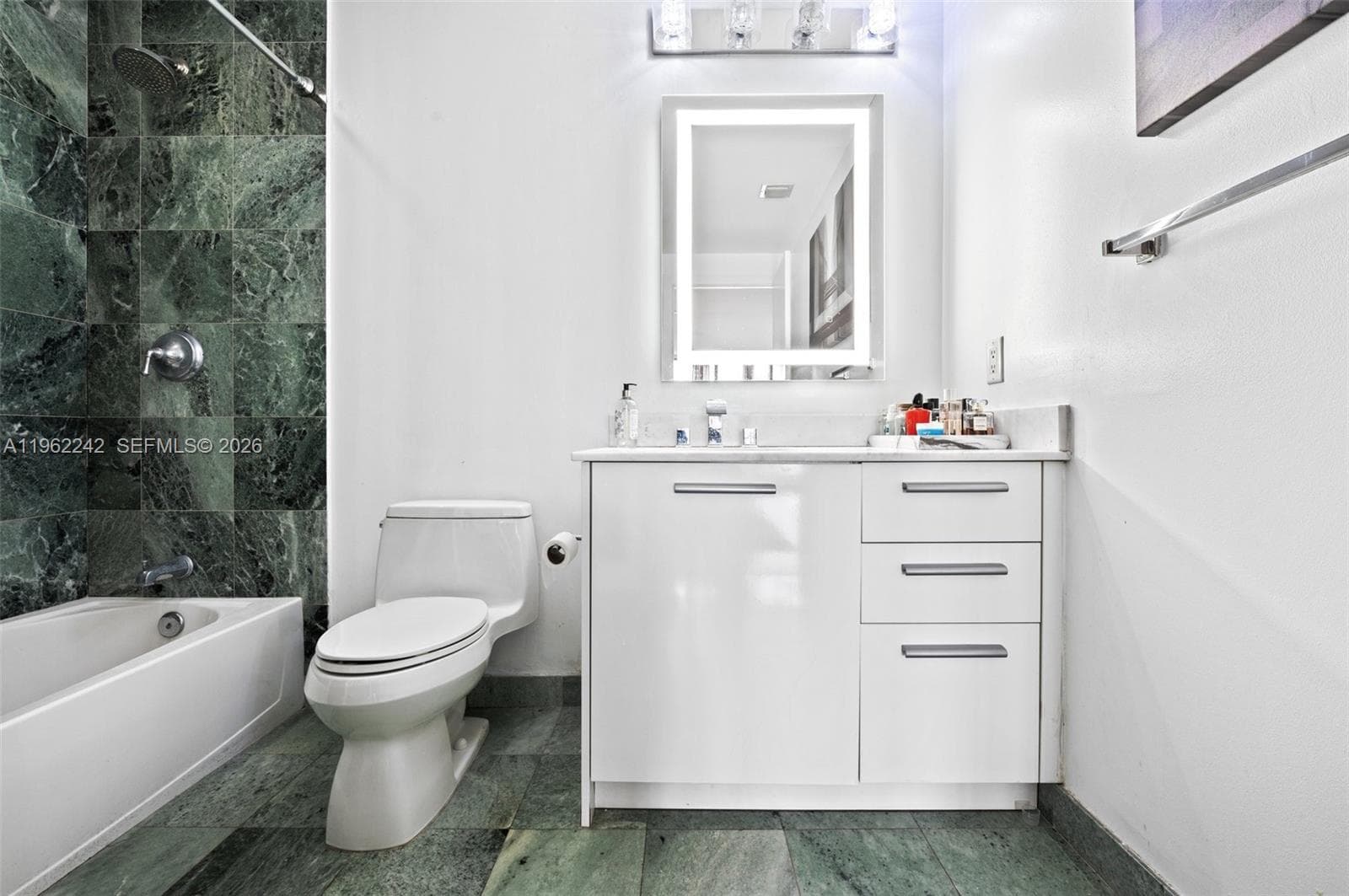 1050 Brickell Ave # 1014, Miami FL 33131 — 25