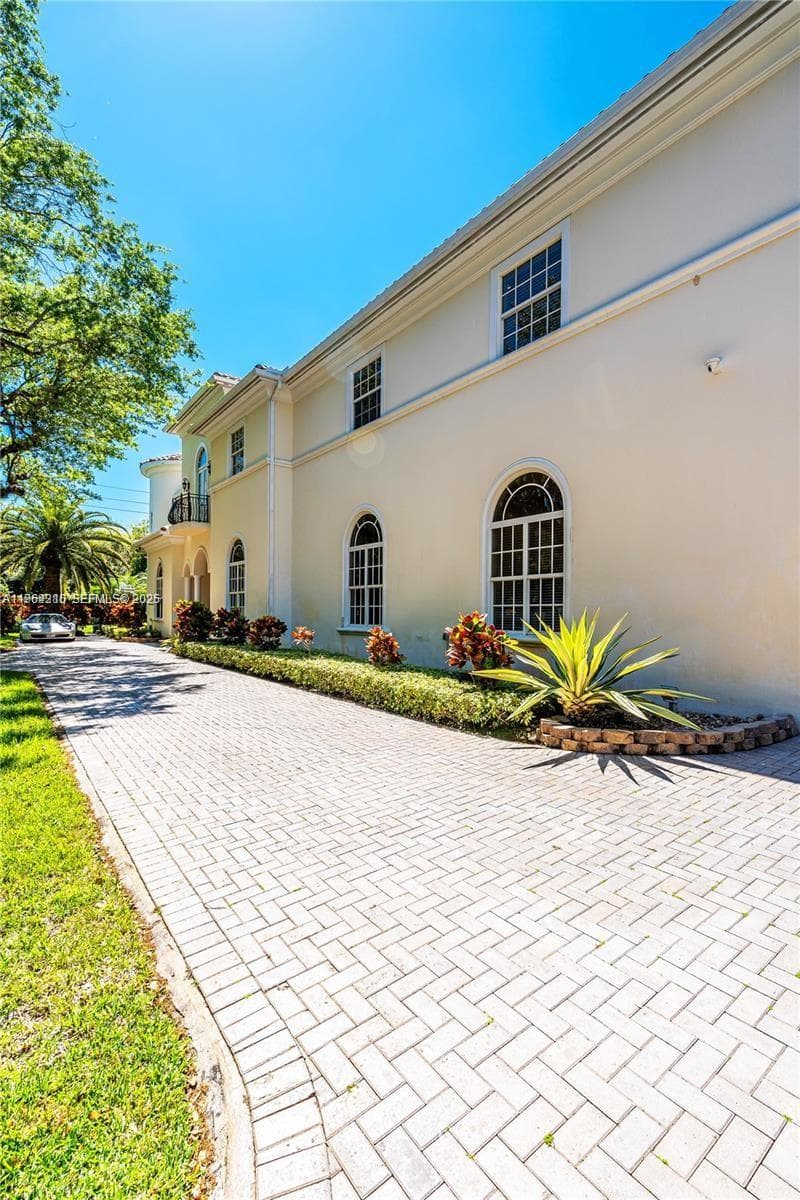 9076 SW 59th Ct, Pinecrest FL 33156 — 59
