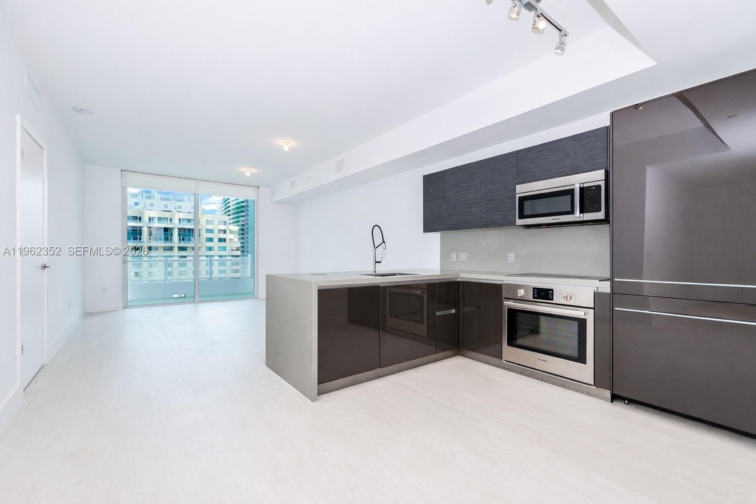 1080 Brickell Ave # 1706, Miami FL 33131 — 1