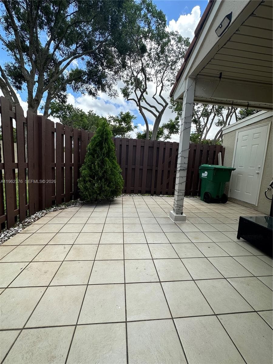 6012 NW 172nd Terr Cir, Hialeah FL 33015 — 7