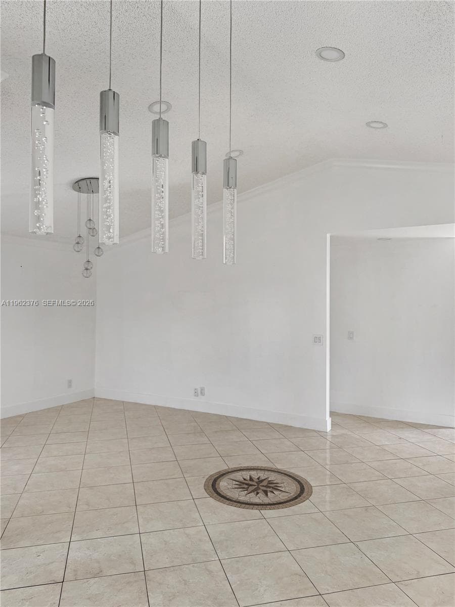 6012 NW 172nd Terr Cir, Hialeah FL 33015 — 25