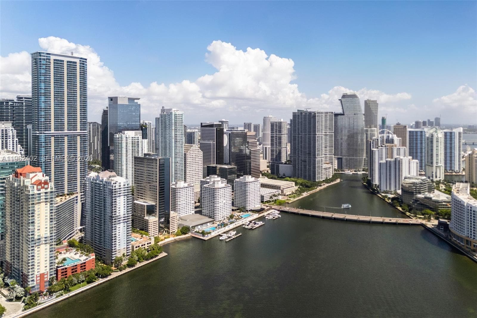 1001 Brickell Bay Dr # 2112, Miami FL 33131 — 24