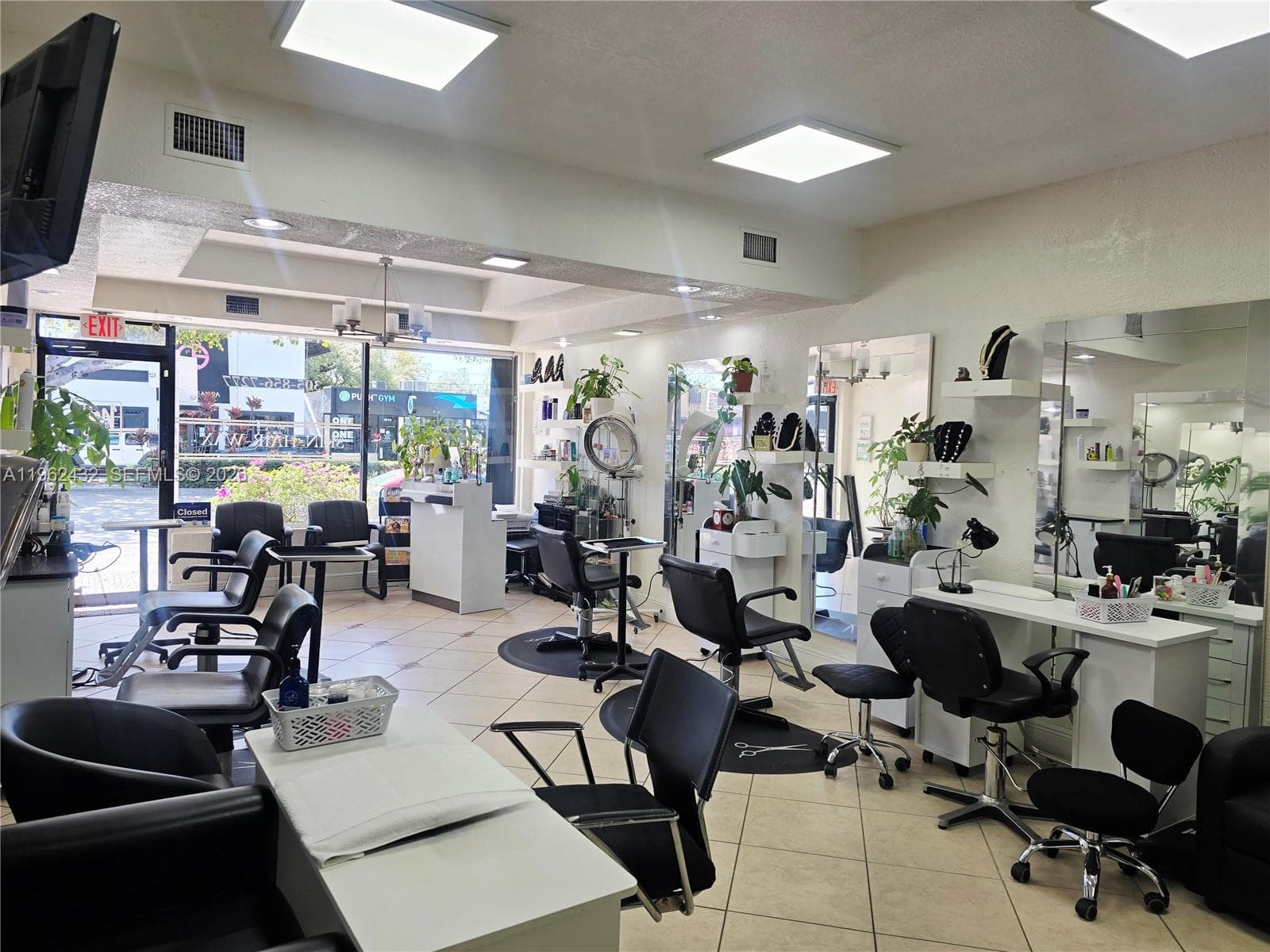 SW Beauty Salon Coral Way, Miami FL 33145 — 2