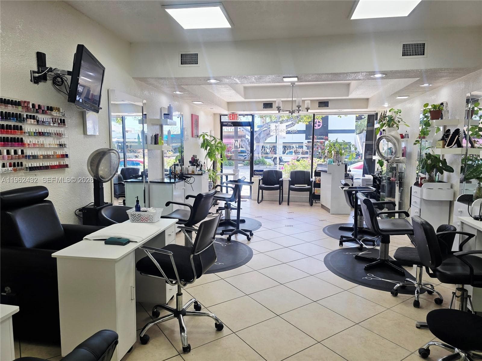 SW Beauty Salon Coral Way, Miami FL 33145 — 7