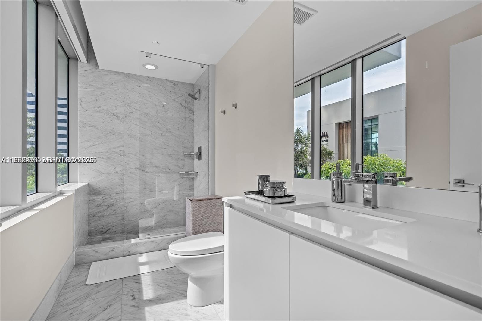650 NE 32nd St, Miami FL 33137 — 16