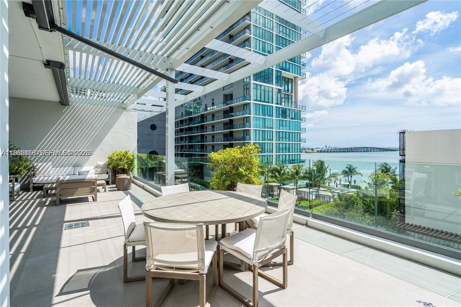 650 NE 32nd St, Miami FL 33137 — 48