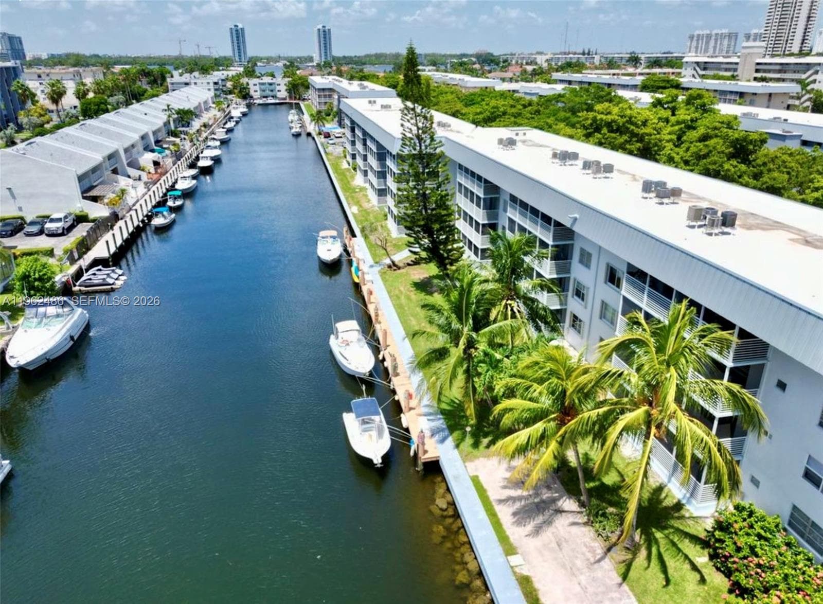 3750 NE 169 ST, North Miami Beach FL 33160 — 29