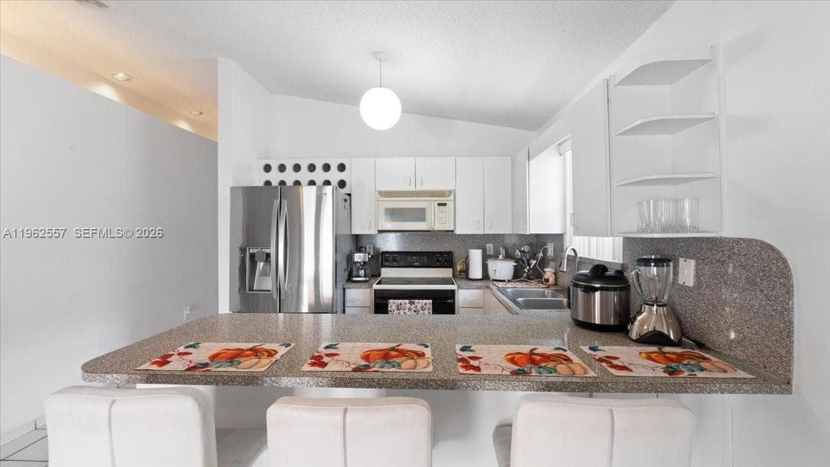 7568 W 4th Ct, Hialeah FL 33014 — 6