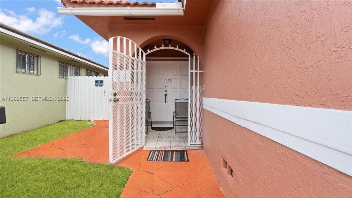 7568 W 4th Ct, Hialeah FL 33014 — 3