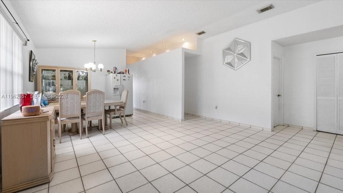 7568 W 4th Ct, Hialeah FL 33014 — 9