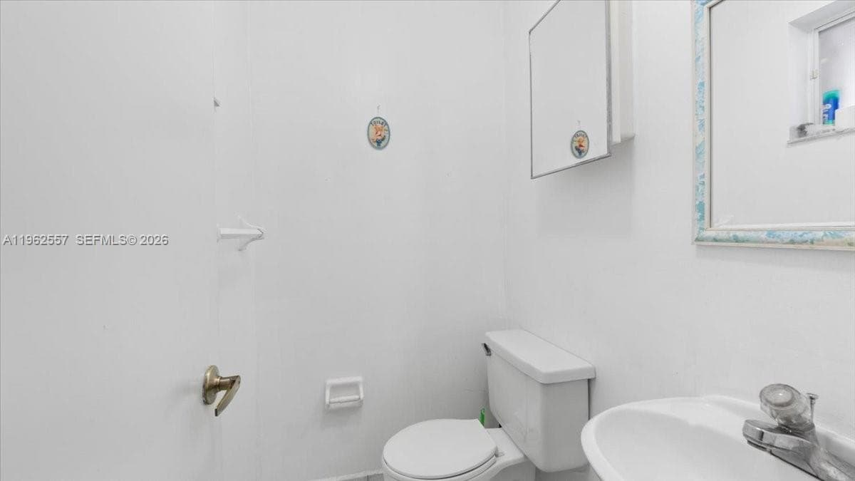 7568 W 4th Ct, Hialeah FL 33014 — 15