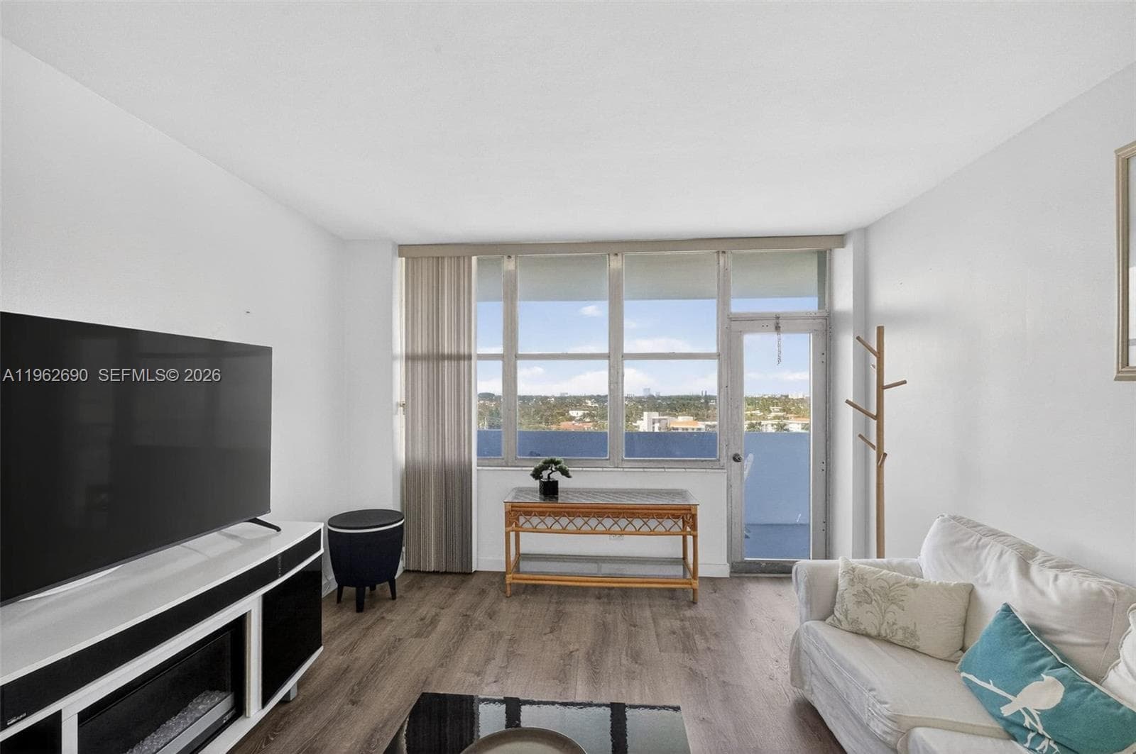 7441 Wayne Avenue # 8J, Miami Beach FL 33141 — 4