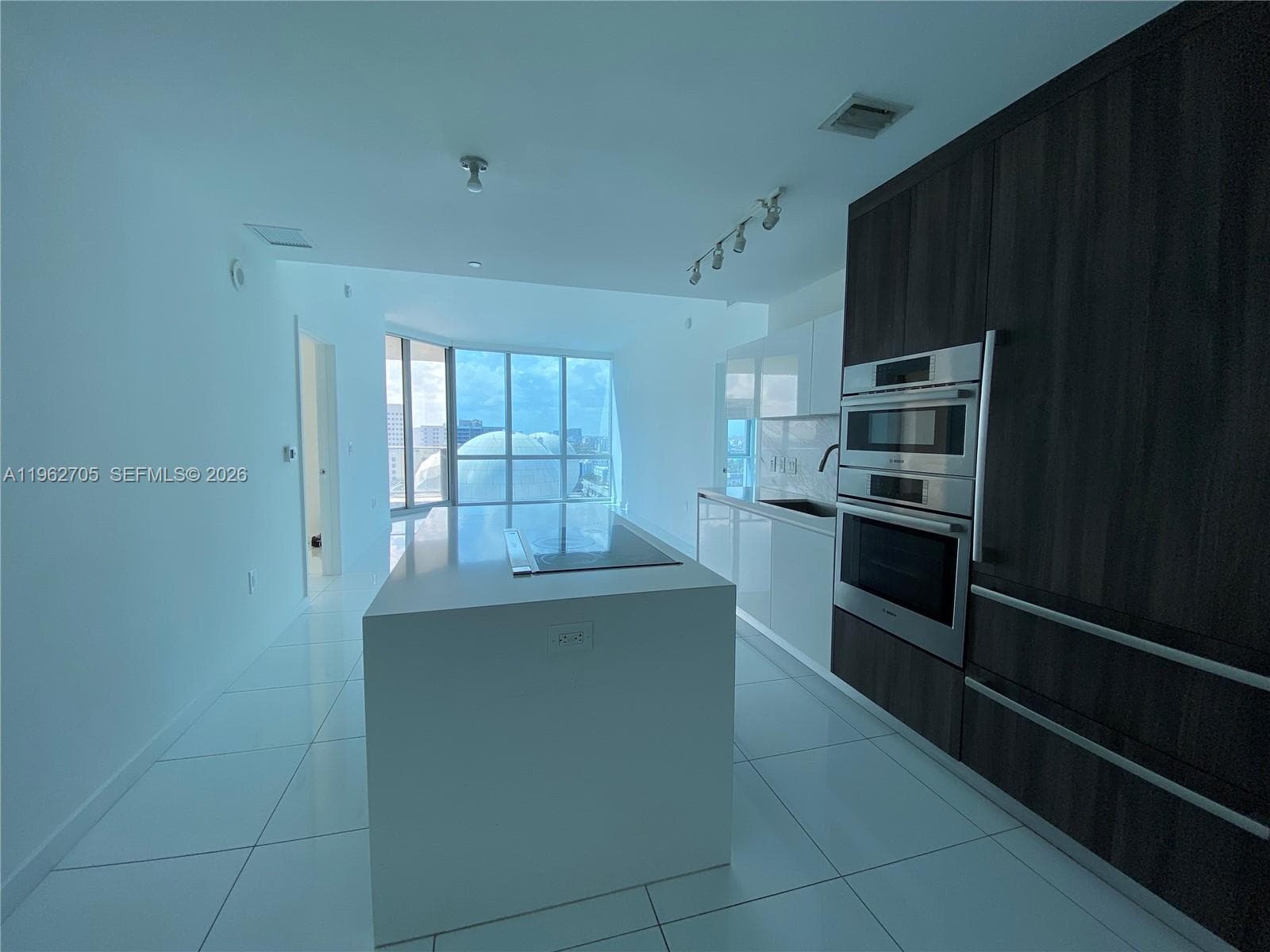 851 NE 1st Ave # 1508, Miami FL 33132 — 22