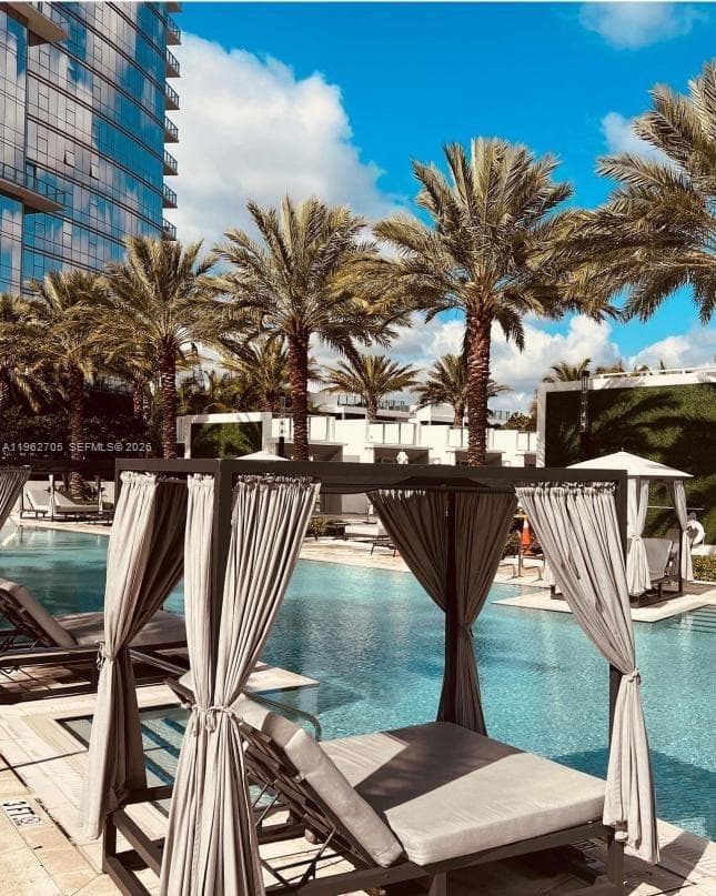 851 NE 1st Ave # 1508, Miami FL 33132 — 3